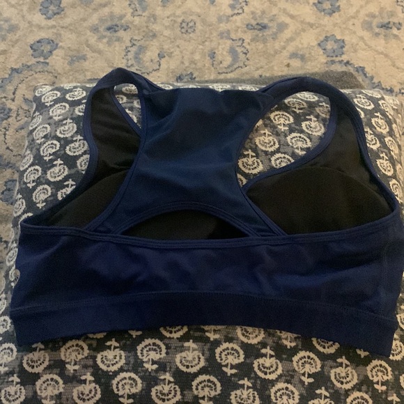 EUC. Senita Stow and Go sports bra Medium - Picture 8 of 11